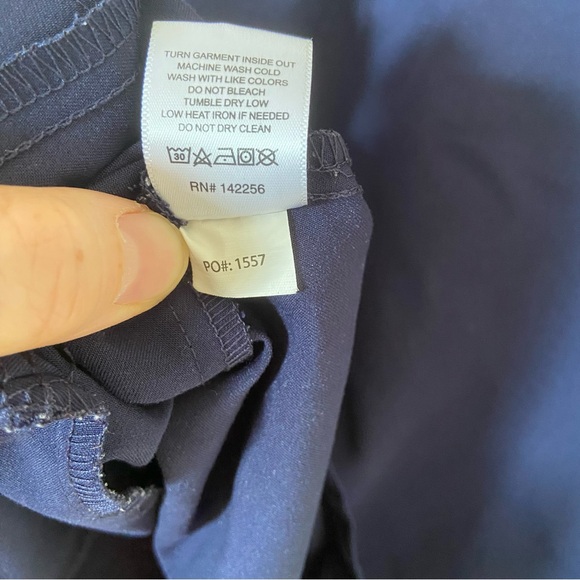 Figs Casma Three-Pocket Navy Blue V-Neck Scrub Top Sz Small PO# 1557 - Picture 8 of 11